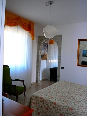 Double or Twin Room with Sea View