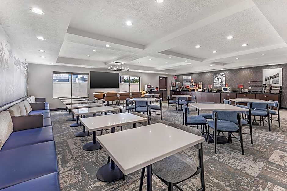 Best Western Plus Airport Inn & Suites