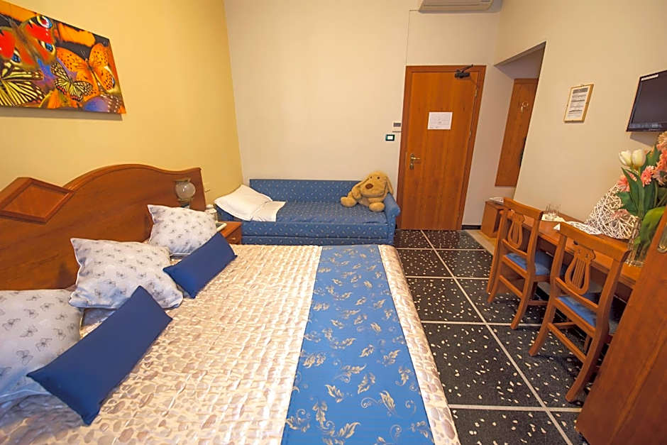 Photo 1 of 5 of Triple Room