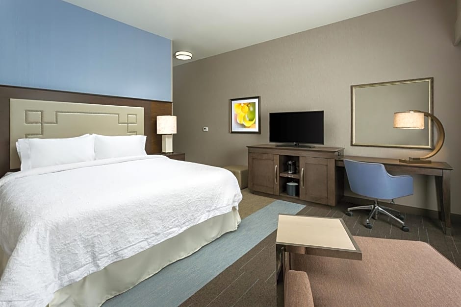 Hampton Inn & Suites - Napa, CA