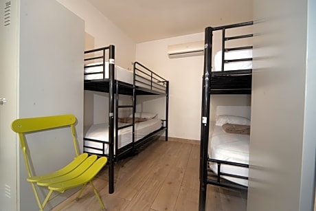 Bed in 4-Bed Mixed Dormitory Room