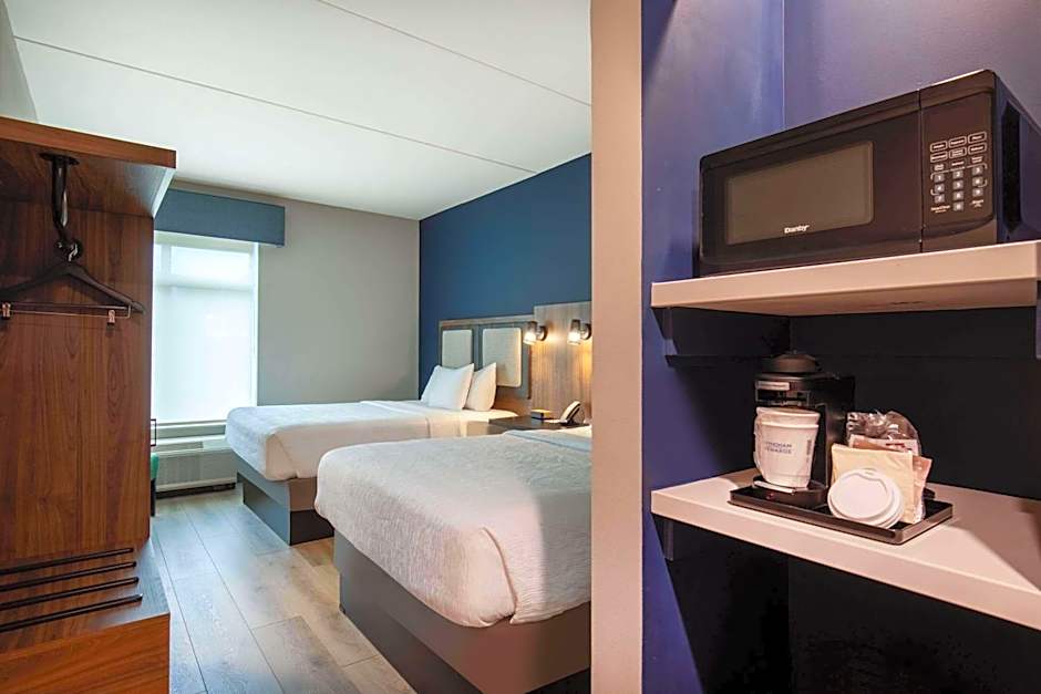 La Quinta Inn & Suites by Wyndham Chattanooga Downtown/South
