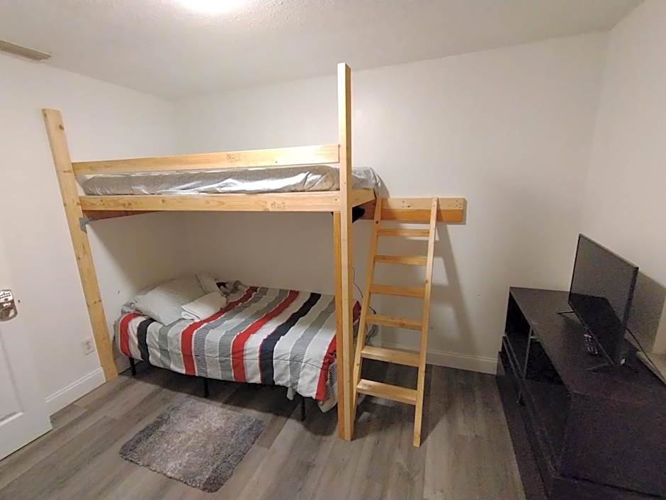 Lenny's Cooperative Hostel