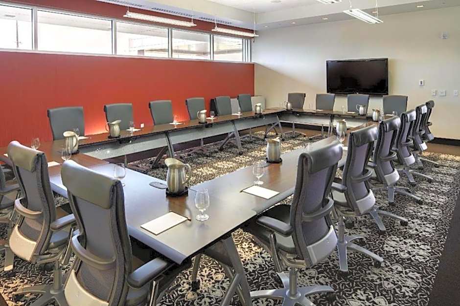 The Hotel At Kirkwood Center