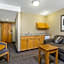 Canmore Inn & Suites