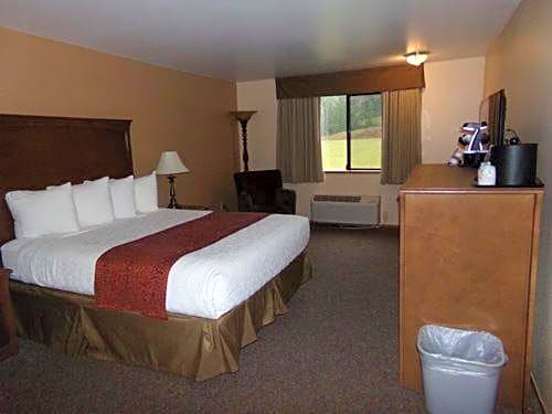 Cowlitz River Lodge