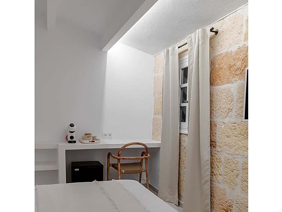 S'Enclova Petit Hotel