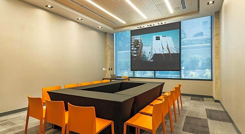 Ola Santiago Providencia, Tapestry Collection by Hilton