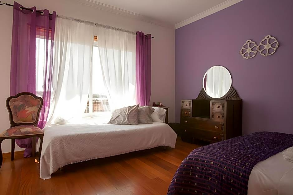 Ericeira Chill Hill Hostel & Private Rooms