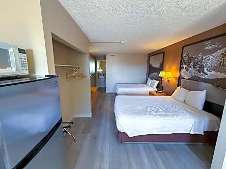 Super 8 by Wyndham Medicine Hat AB