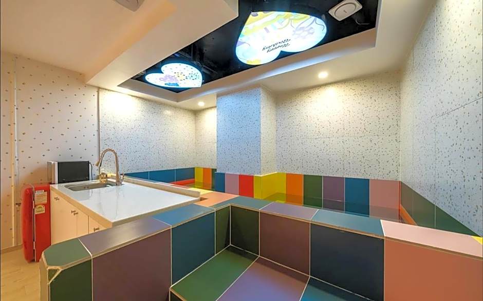 Jangyu Almond Kids Hotel