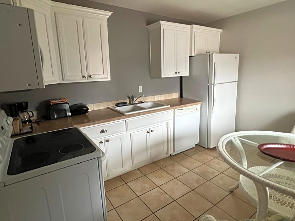 Ozark Inn & Suites