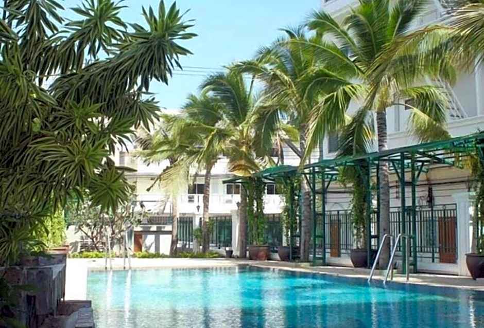 Baanklang HuaHin Hotel