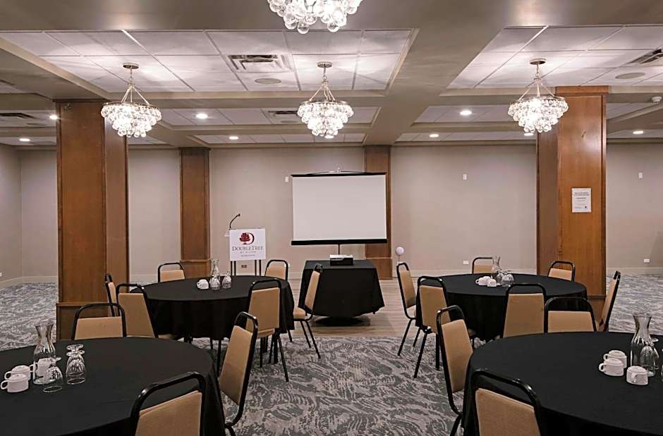 DoubleTree by Hilton - Kamloops