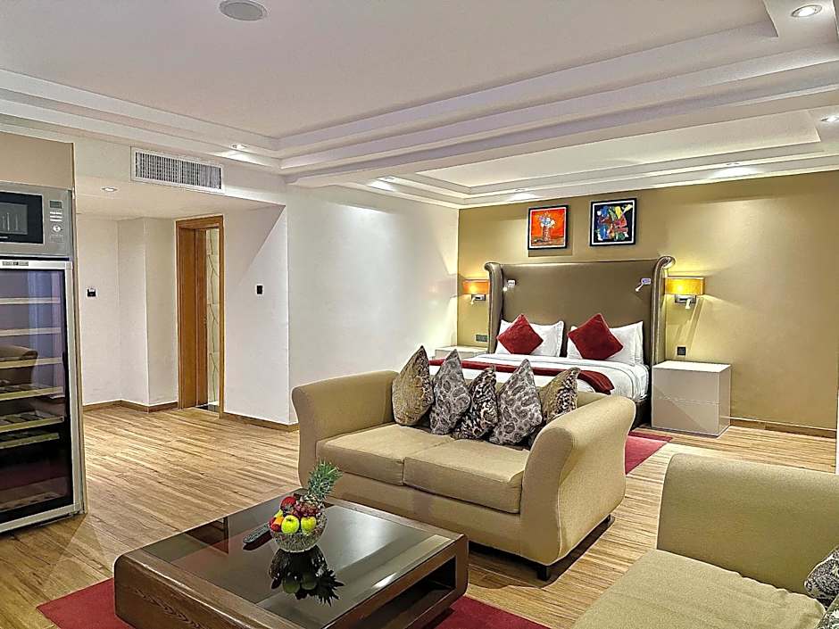 Victoria Crown Plaza Hotel