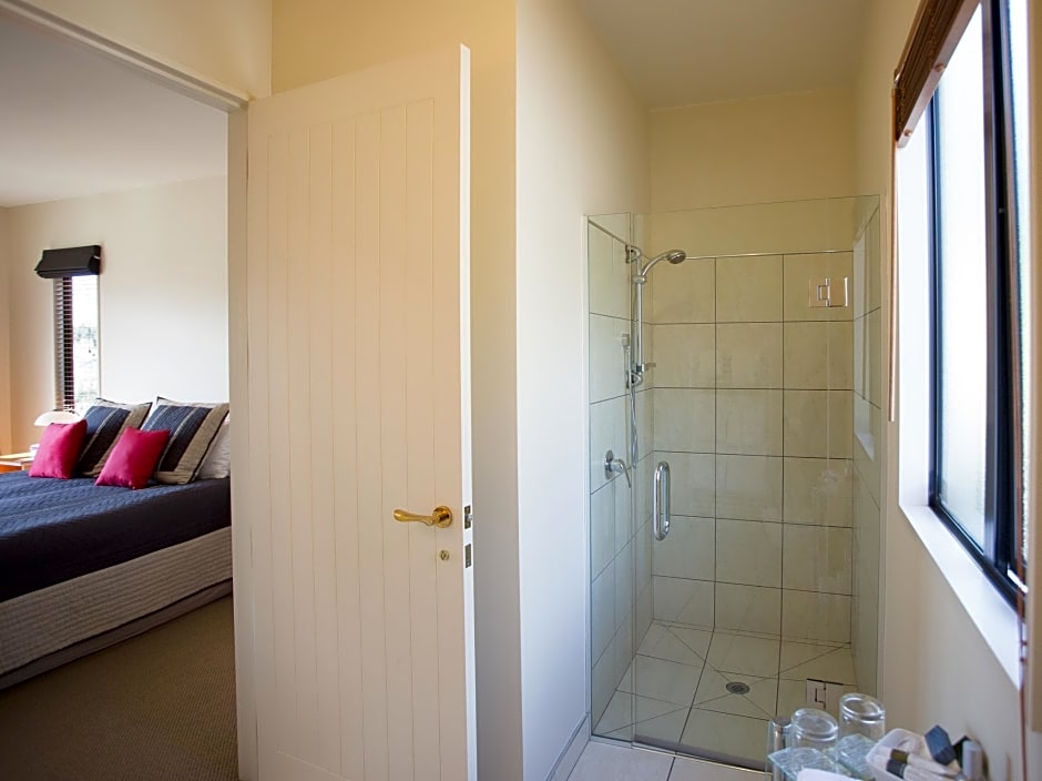 Websters on Wanaka Lodge