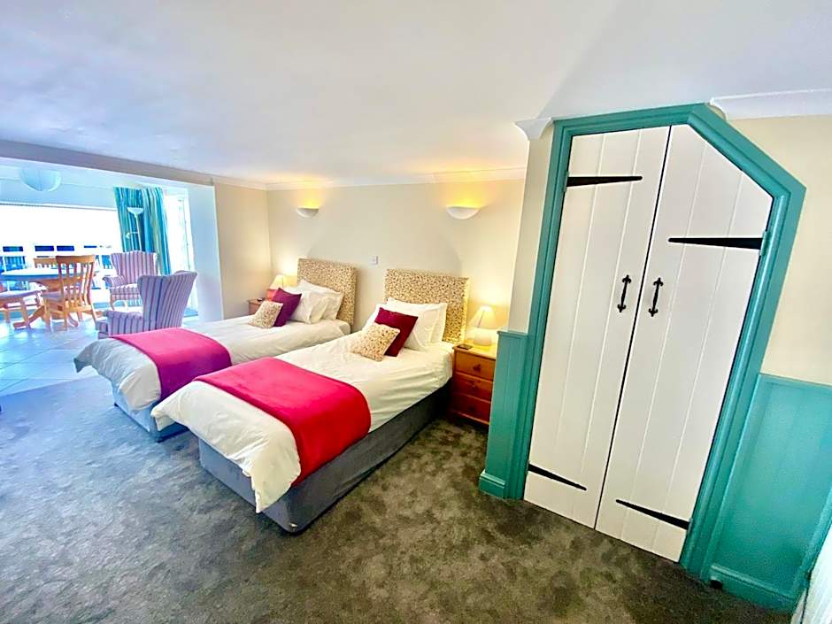 Lynwood House Bed and Breakfast