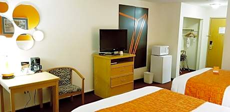 Queen Room with Two Queen Beds - Non-Smoking/Pet Friendly