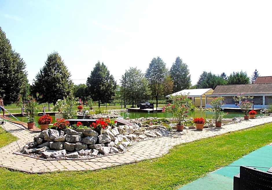 Aranykert Apartmanok Vének