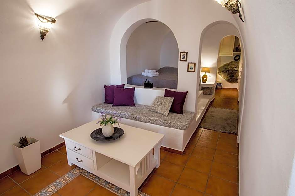 Afroessa Hotel by Caldera Houses