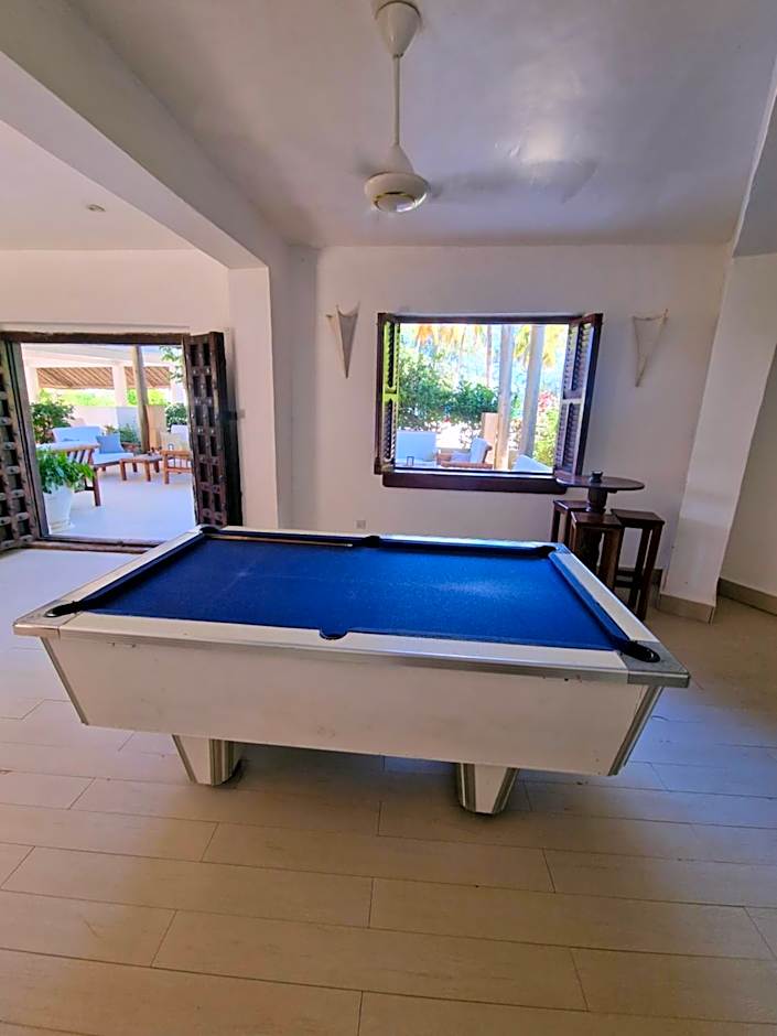 Dhow Inn Boutique Hotel