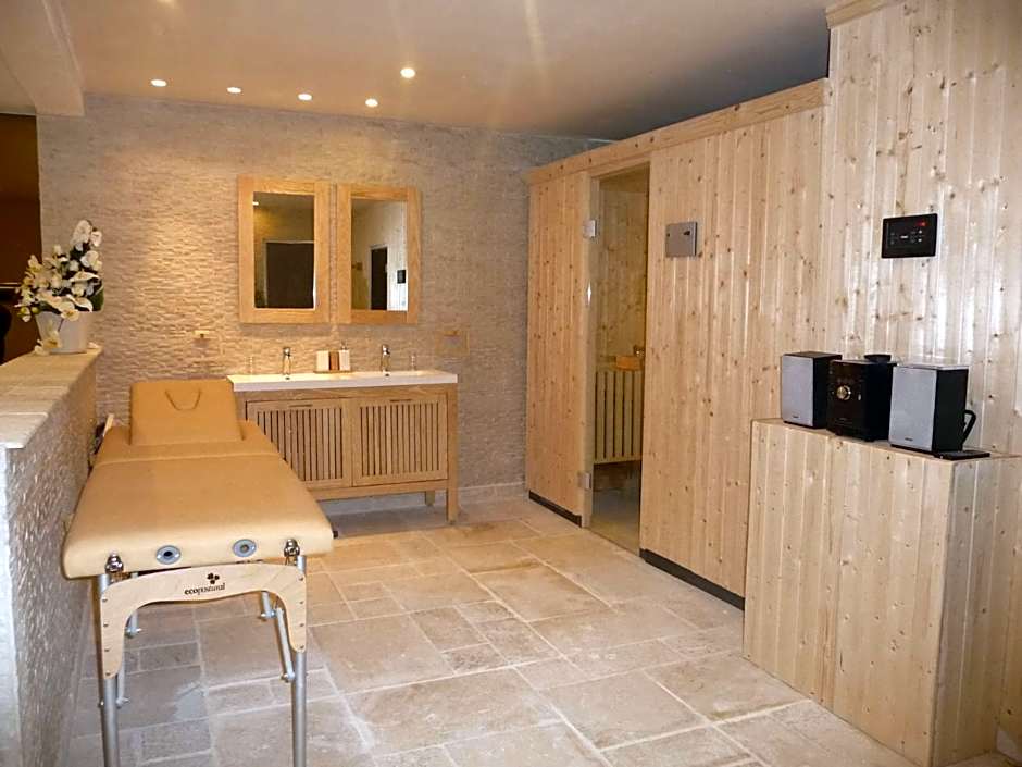 "AU HAVRE DE PAIX" 5 étoiles Prestige jacuzzi, hammam, sauna, PISCINE chauffée Mougins Cannes Grasse