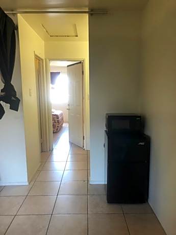 Crown Inn & Suites