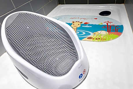 Standard Queen Room - Mid Floor