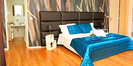 Double or Twin Room with City View