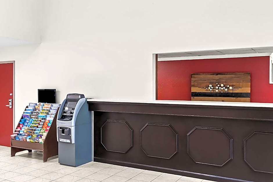 Red Lion Inn & Suites Pontoon Beach