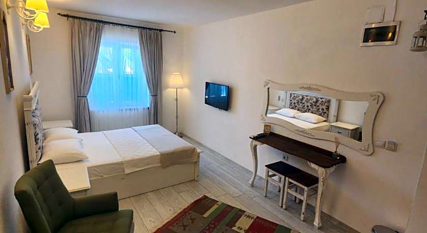 Tarcin Alacati Otel