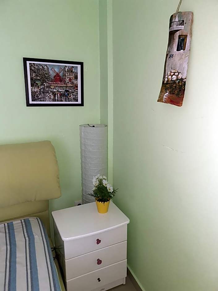 Purple_Rose_Apartment