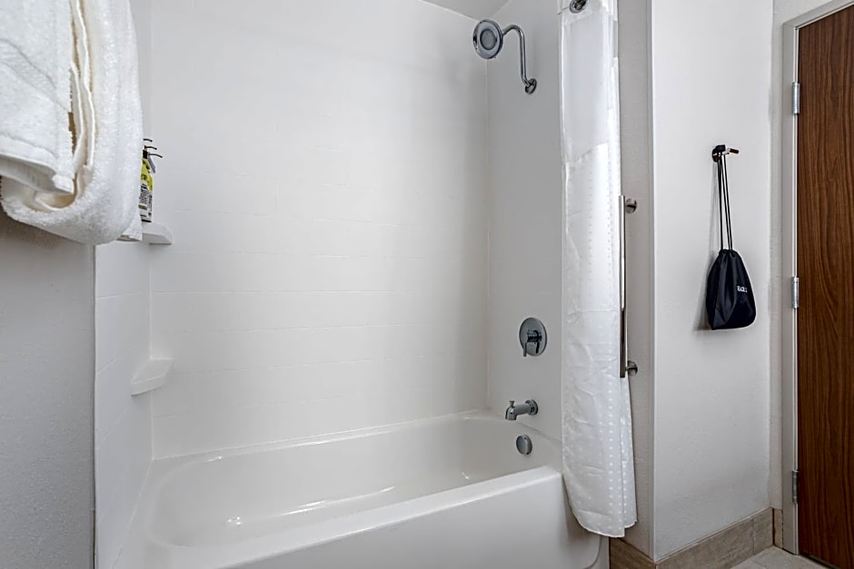 Holiday Inn Express And Suites Elkhart North By IHG
