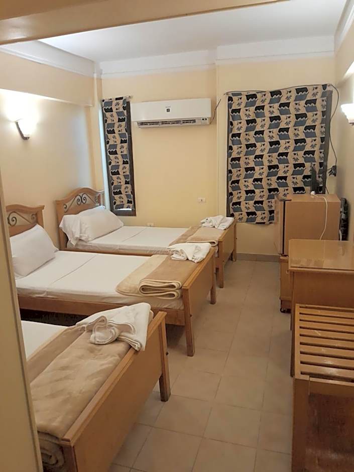Applicators Hotel