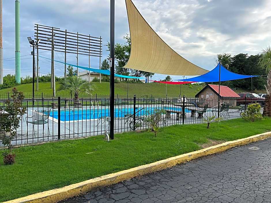 Country Hearth Inn & Suites - Cartersville