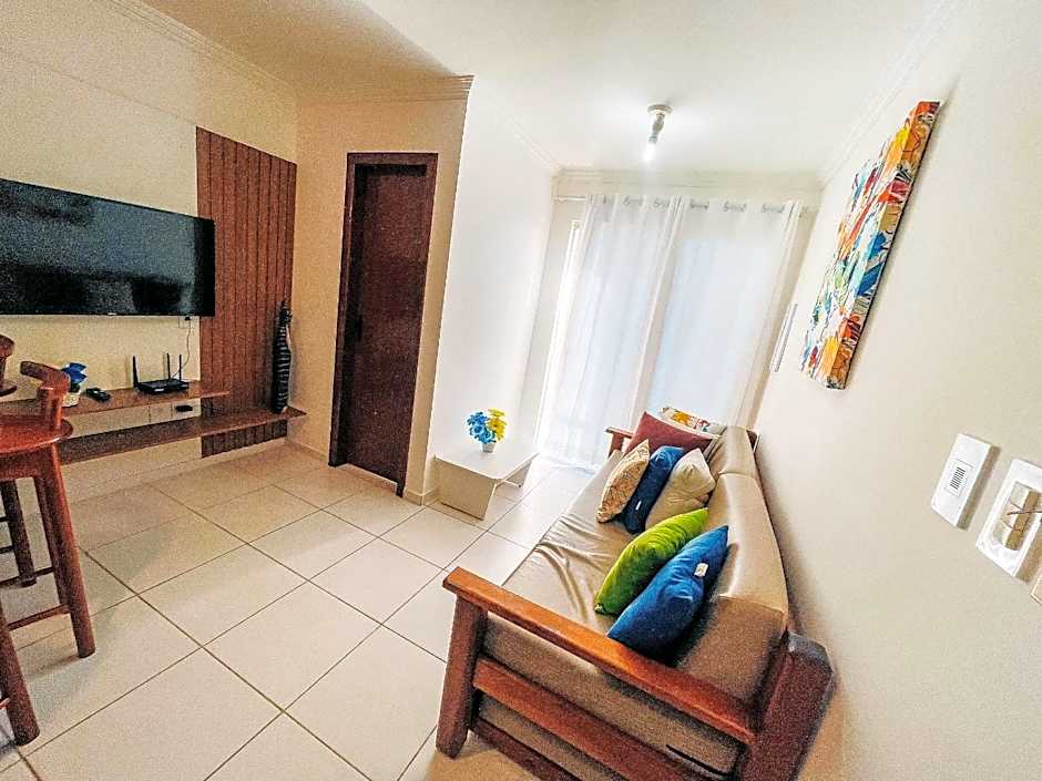 Flat's com 1 suíte no pavimento superior com internet privativa 300MBPS localizado no Residencial Mont Hebron, condomínio a aproximadamente 250m da praia de Taperapuã, com piscinas, sauna e portaria 24hrs