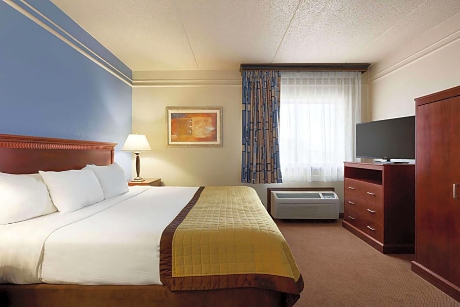 Ramada by Wyndham Fargo