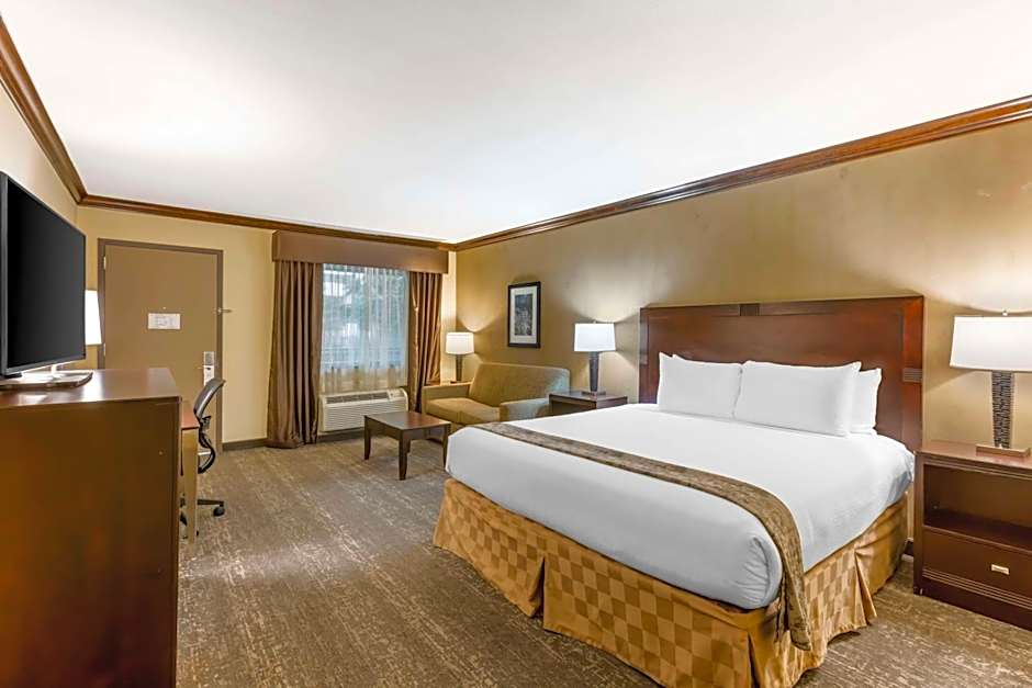 Best Western Plus Raton Hotel