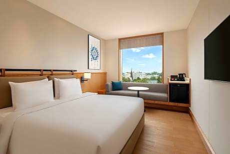 Fairfield King Room,15% discount on Food and Soft beverages.