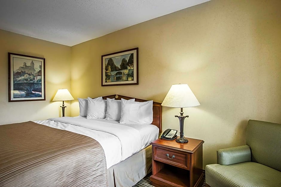 Quality Inn Bessemer I-20 exit 108