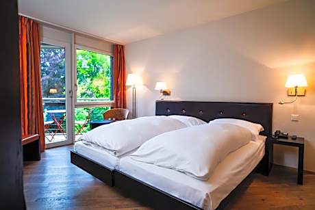 Twin Room with Balcony