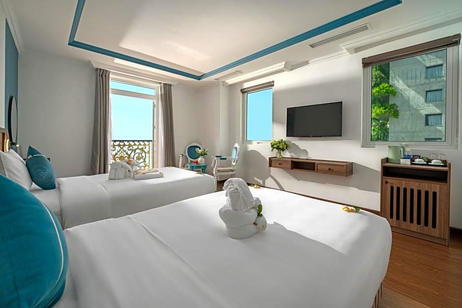 Photo 1 of 5 of Suite Twin Ocean Front with Balcony