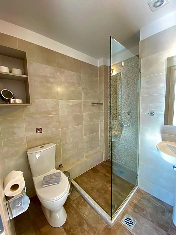 Tins Hotel City - Athens