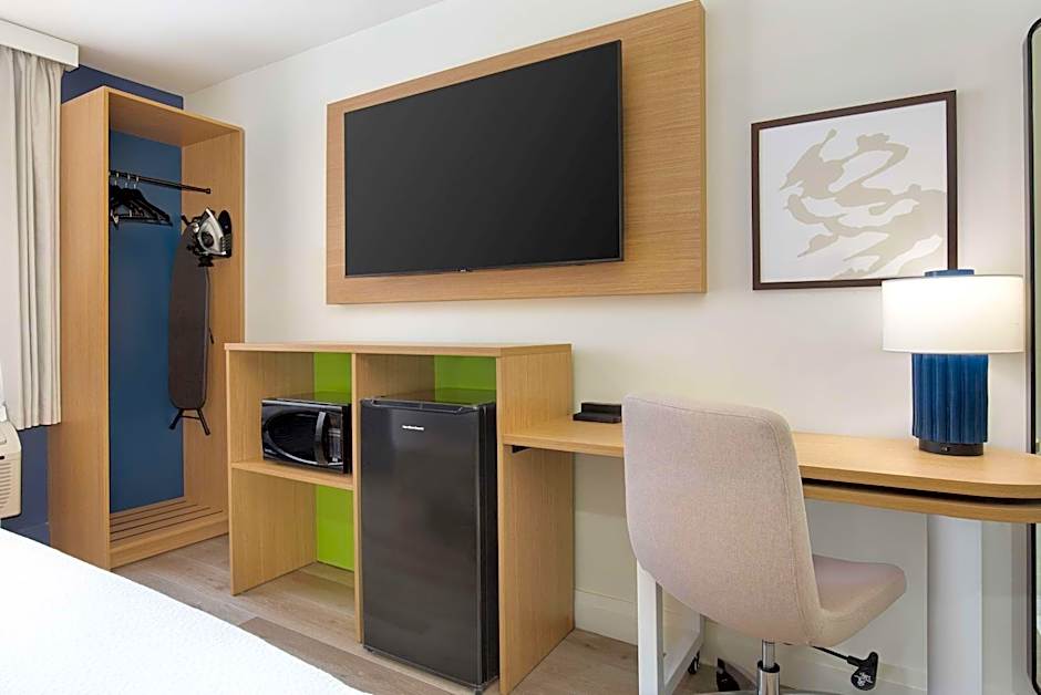 Spark by Hilton Brockville