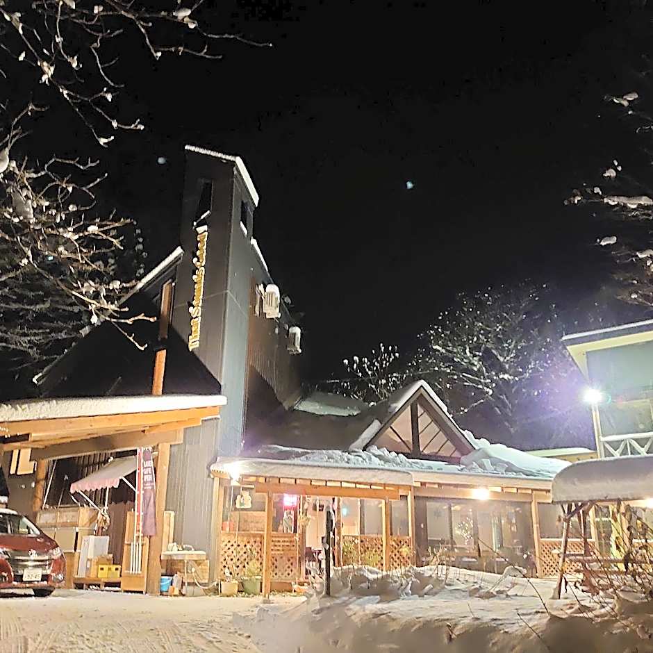 Cafe & inn That Sounds Good
