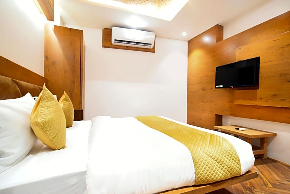 Hathili Hotel & Restaurant