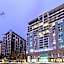 Oaks Adelaide Embassy Suites