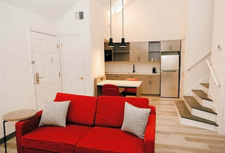 Deluxe Penthouse Suite with One King Bed and One Queen Bed - Non-Smoking