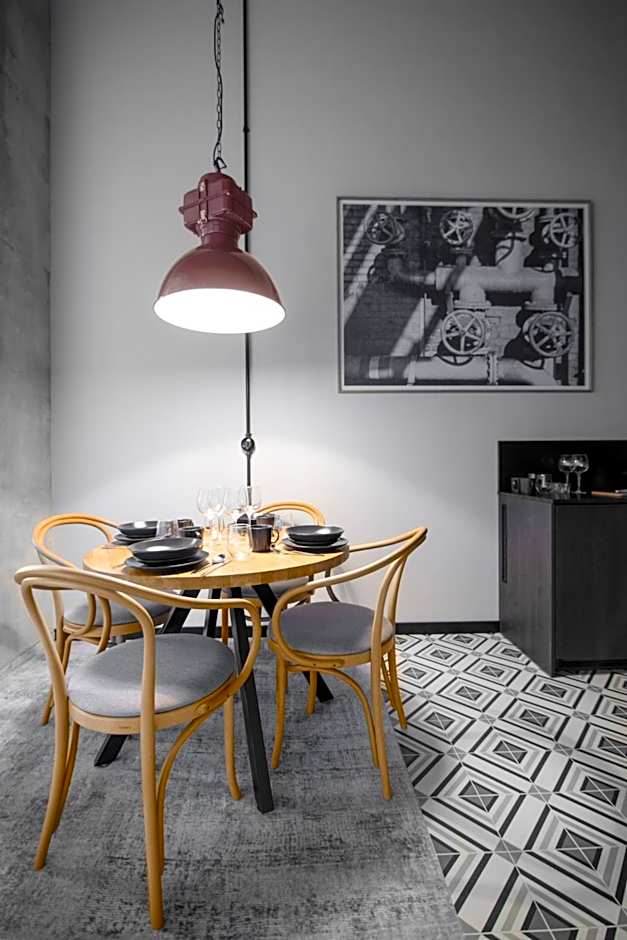 MONTOWNIA Lofts & Experience