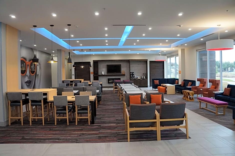 La Quinta Inn & Suites by Wyndham Lewisville